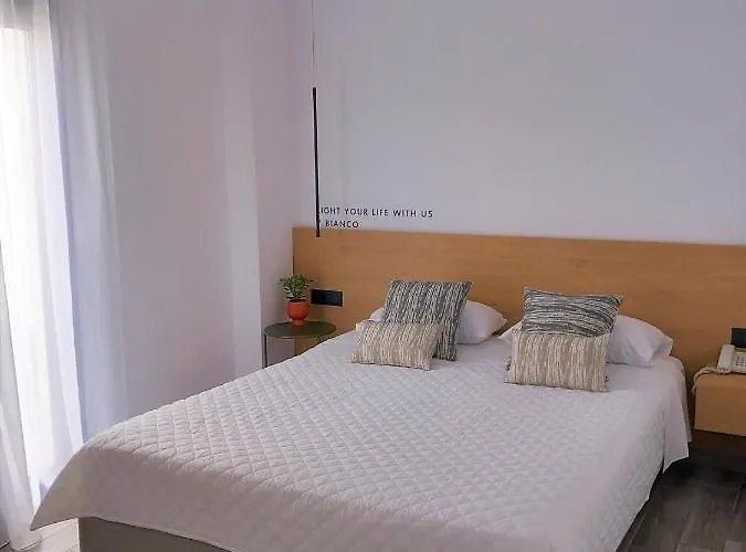 Bianco Otel 3*